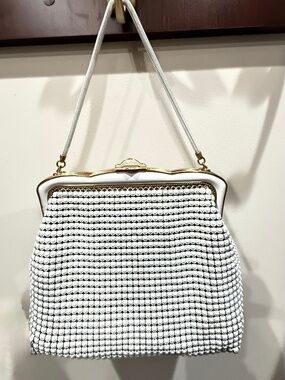 HANDBAG, WHITE METAL MESH WITH BRASS CLASP